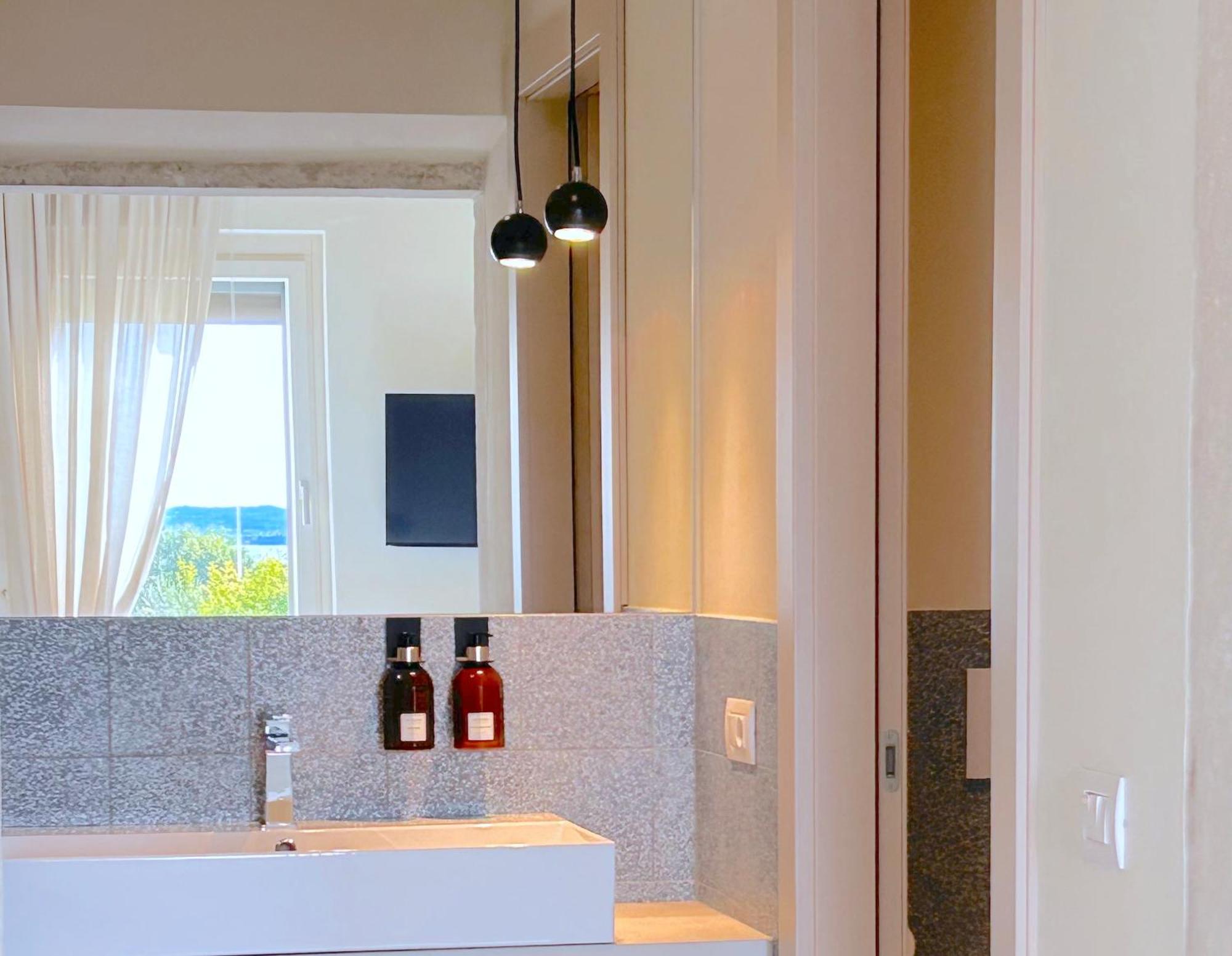 The Lake Suites Com - Luxury Stay In Lazise Buitenkant foto