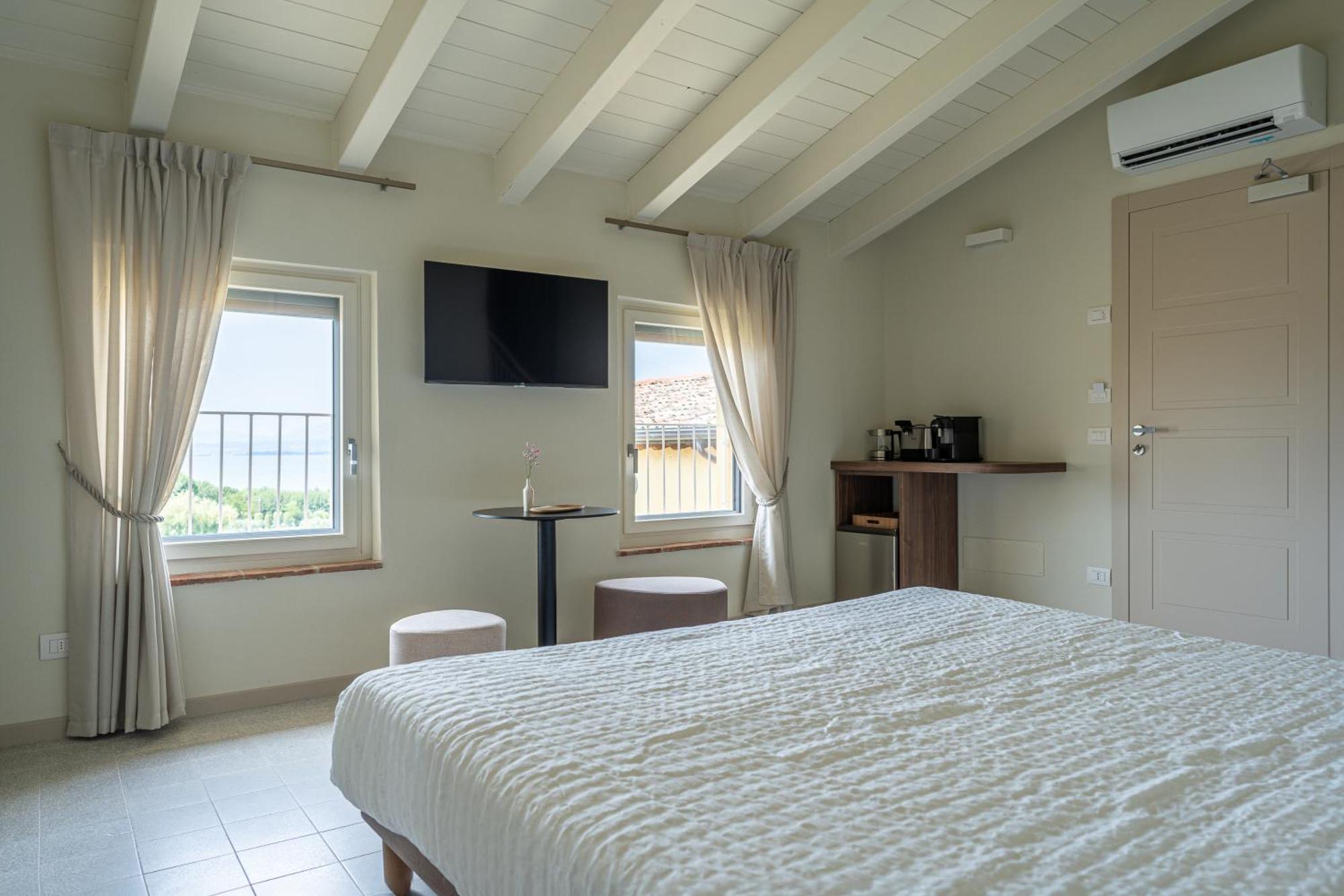 The Lake Suites Com - Luxury Stay In Lazise Buitenkant foto