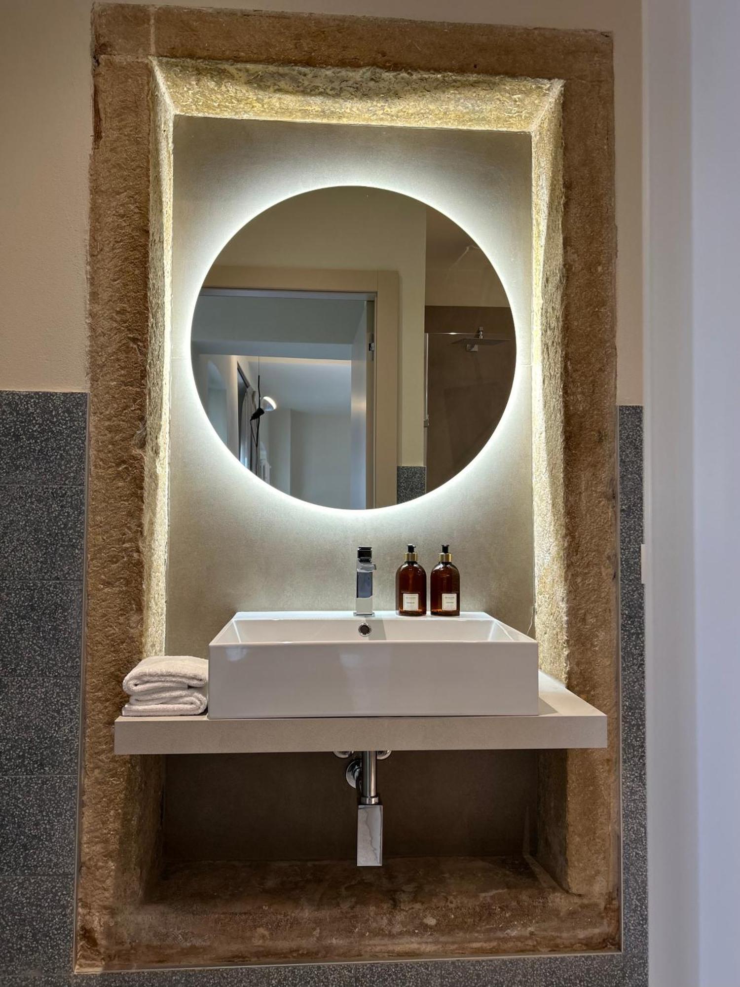 The Lake Suites Com - Luxury Stay In Lazise Buitenkant foto