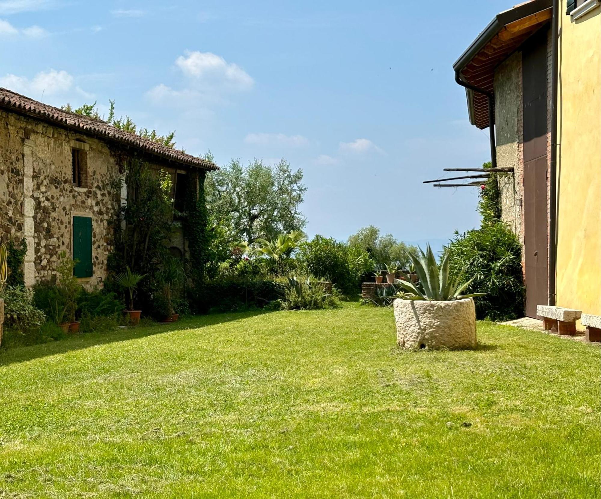 The Lake Suites Com - Luxury Stay In Lazise Buitenkant foto